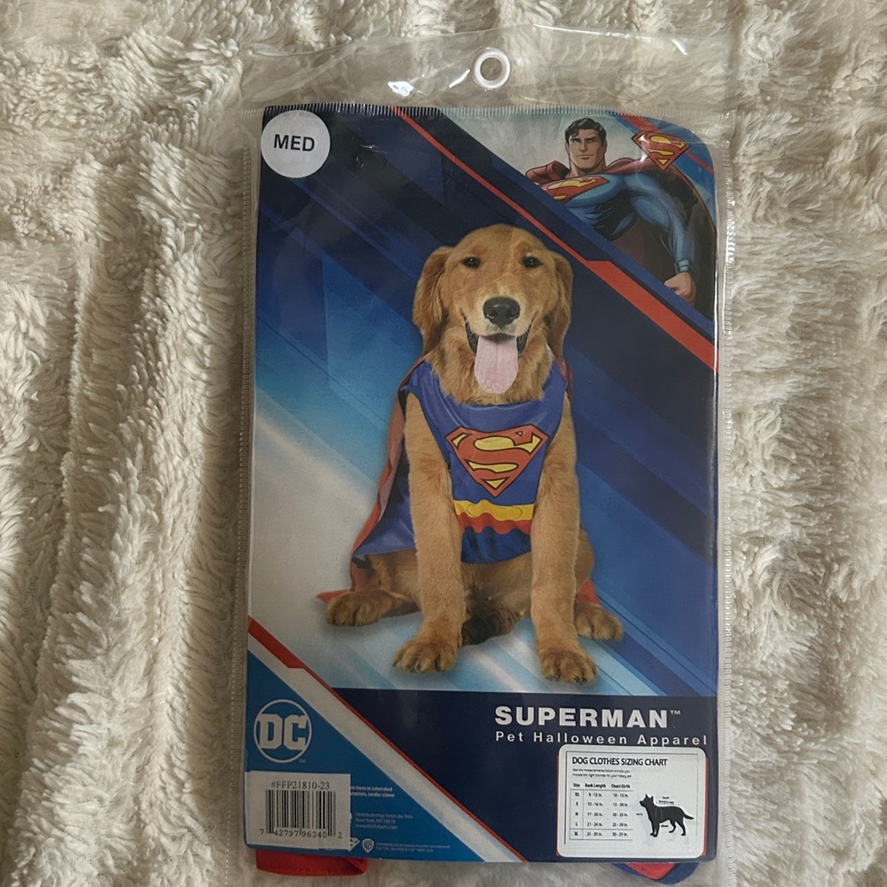 DC Superman Pet Costume.
New - never used
Size Medium 20-25 pounds